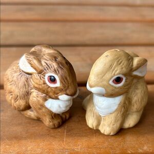 Vintage Y2K Crowning Touch Porcelain Bisque Bunny Rabbit Salt & Pepper Shakers